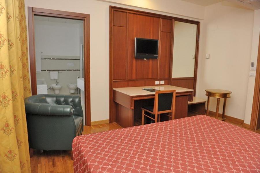 Hotel Svevo 지오이아델콜레 객실 사진